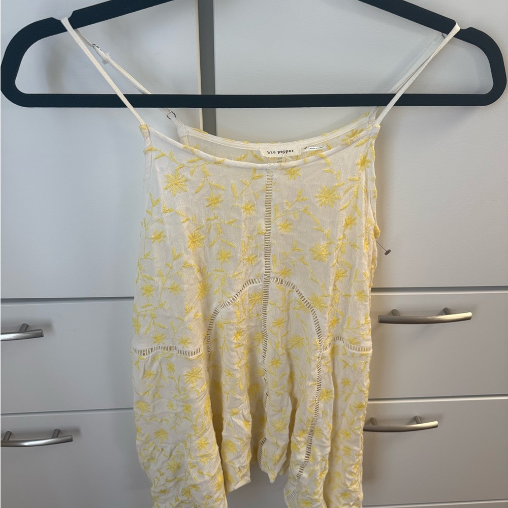 Blu Pepper Cream Pleated Sleeveless Camisole